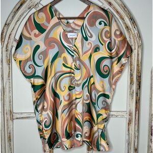Adrienne V-Neck Retro Swirl Top